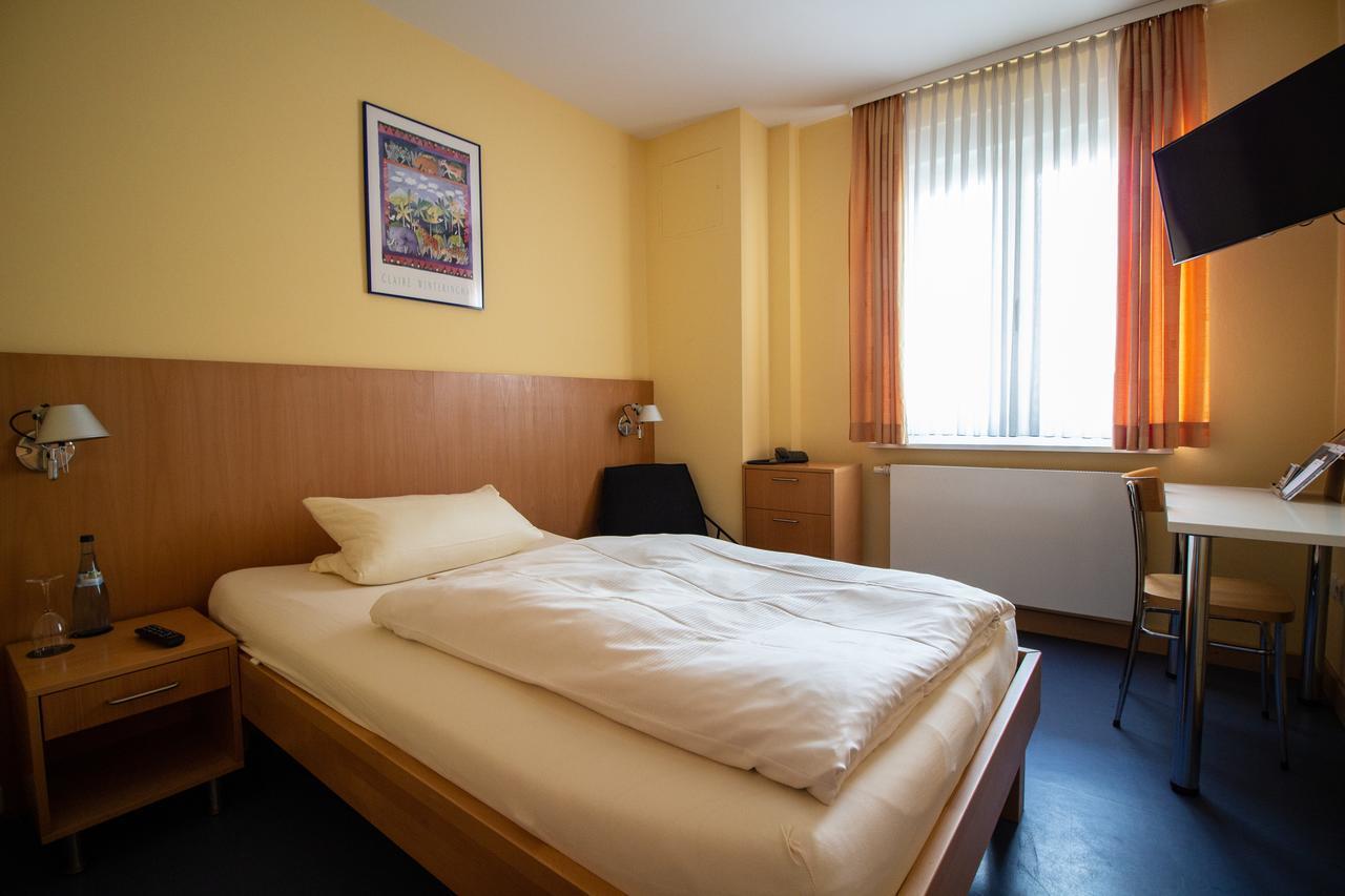 Hotel Goldene Gans Манхайм Екстериор снимка